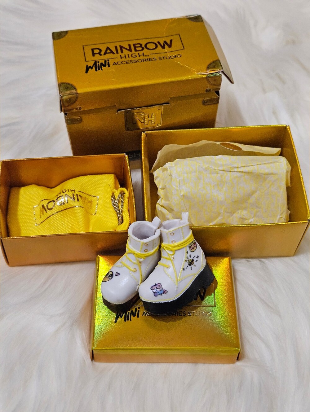 Rainbow High Mini Accessories Studio Doll Shoes